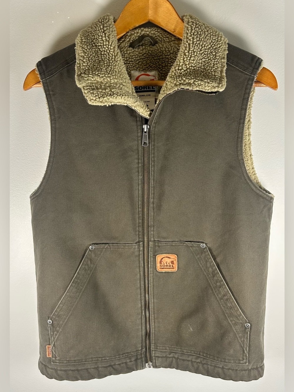 Sorel Men’s Sherpa Fleece Lined Duck Canvas Work Vest Size S Brown Zip Up Logo